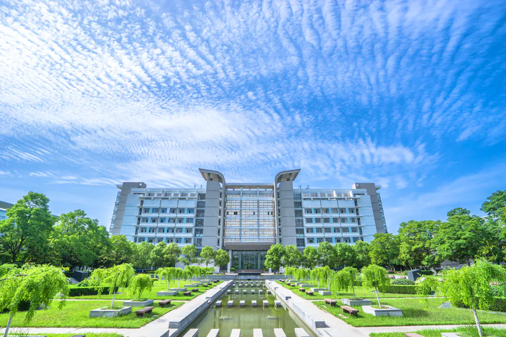 https://upload-china-admissions.imgix.net/uploads/school_pictures/Xuzhou_Institute_of_Technology_%28XZIT%29_5.png?auto=format%2Cenhance%2Credeye%2Ccompress%2Ctrue